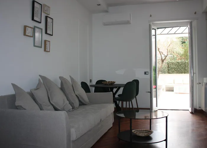 Vatican Terrace - Modern